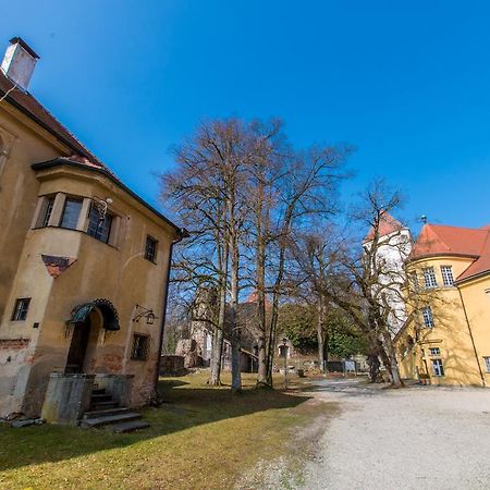 Hotel Schloss Neuburg - Hoftaferne Neuburg am Inn Kültér fotó