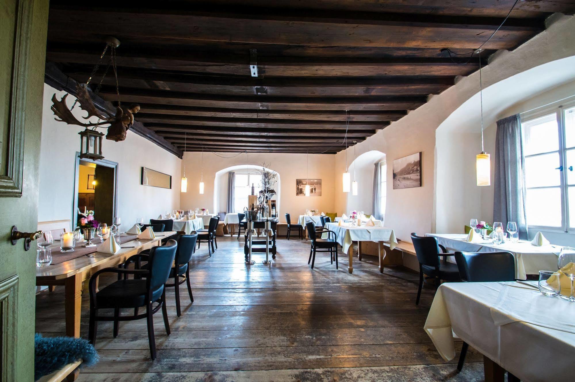 Hotel Schloss Neuburg - Hoftaferne Neuburg am Inn Kültér fotó