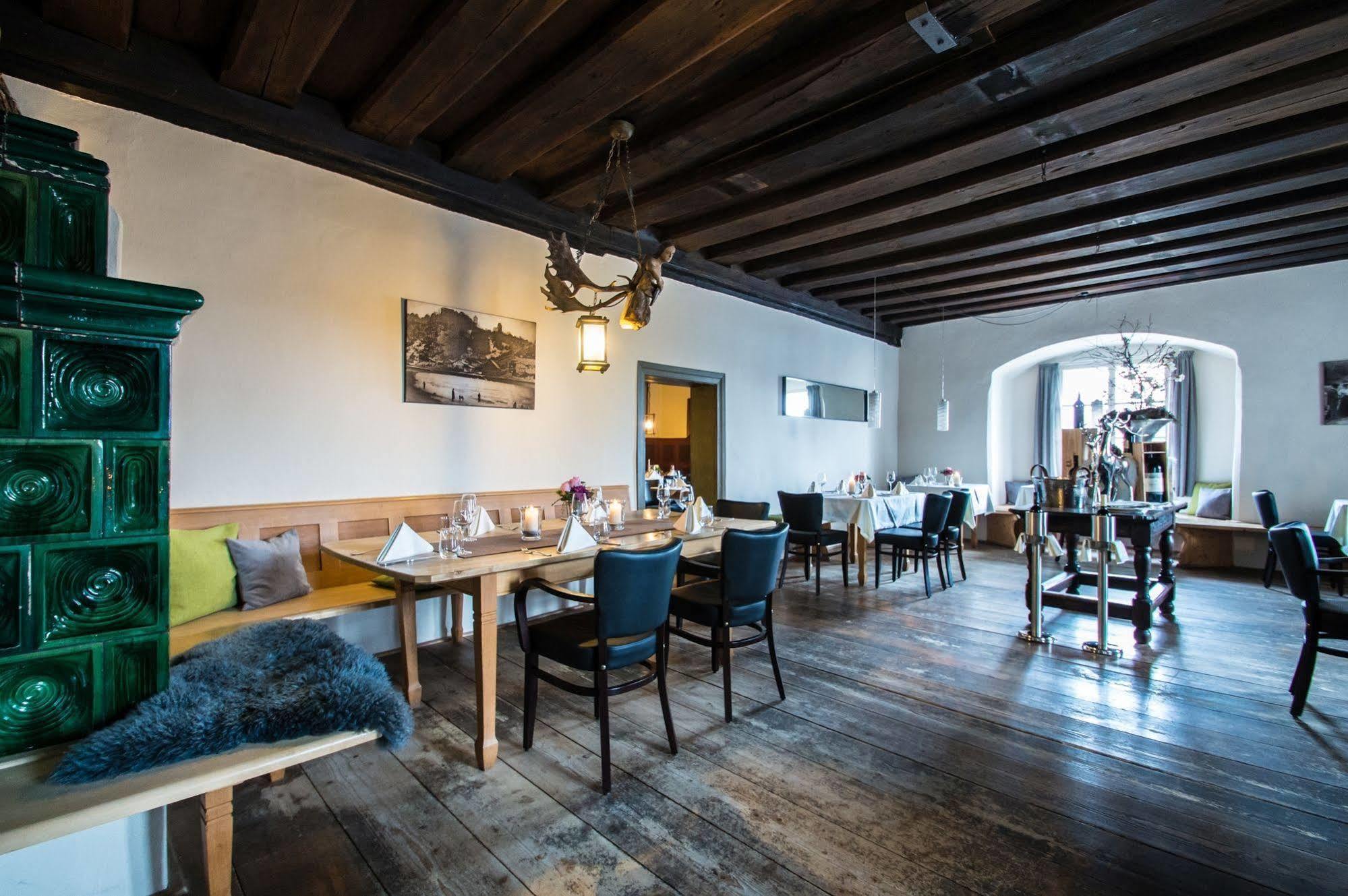 Hotel Schloss Neuburg - Hoftaferne Neuburg am Inn Kültér fotó
